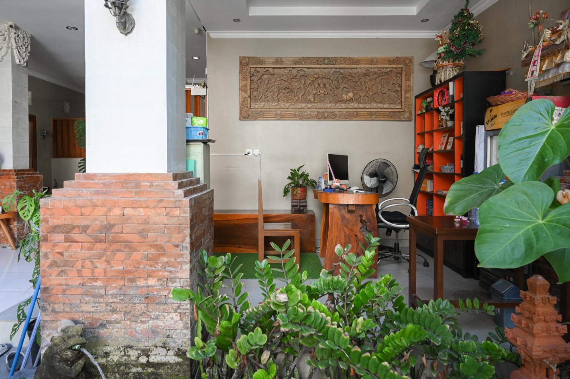 RedDoorz near Mertasari Beach 2 Pesanggaran Bagian luar foto