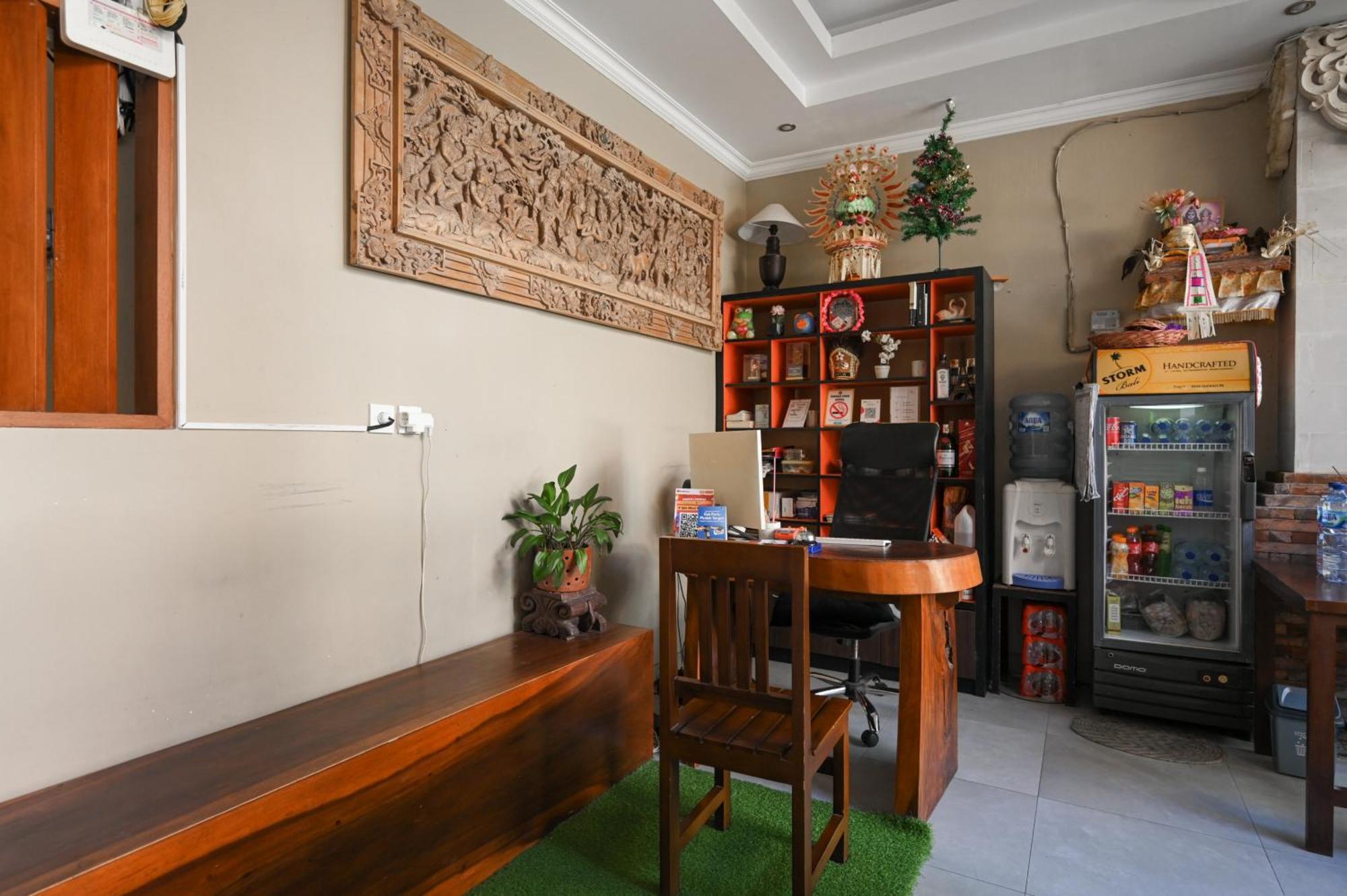 RedDoorz near Mertasari Beach 2 Pesanggaran Bagian luar foto