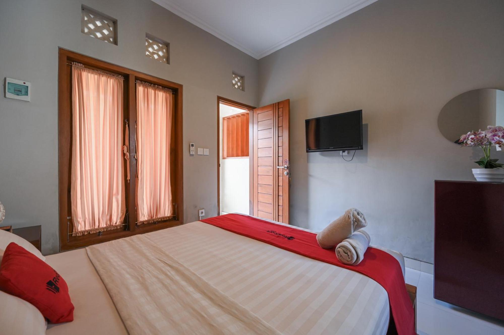 RedDoorz near Mertasari Beach 2 Pesanggaran Bagian luar foto