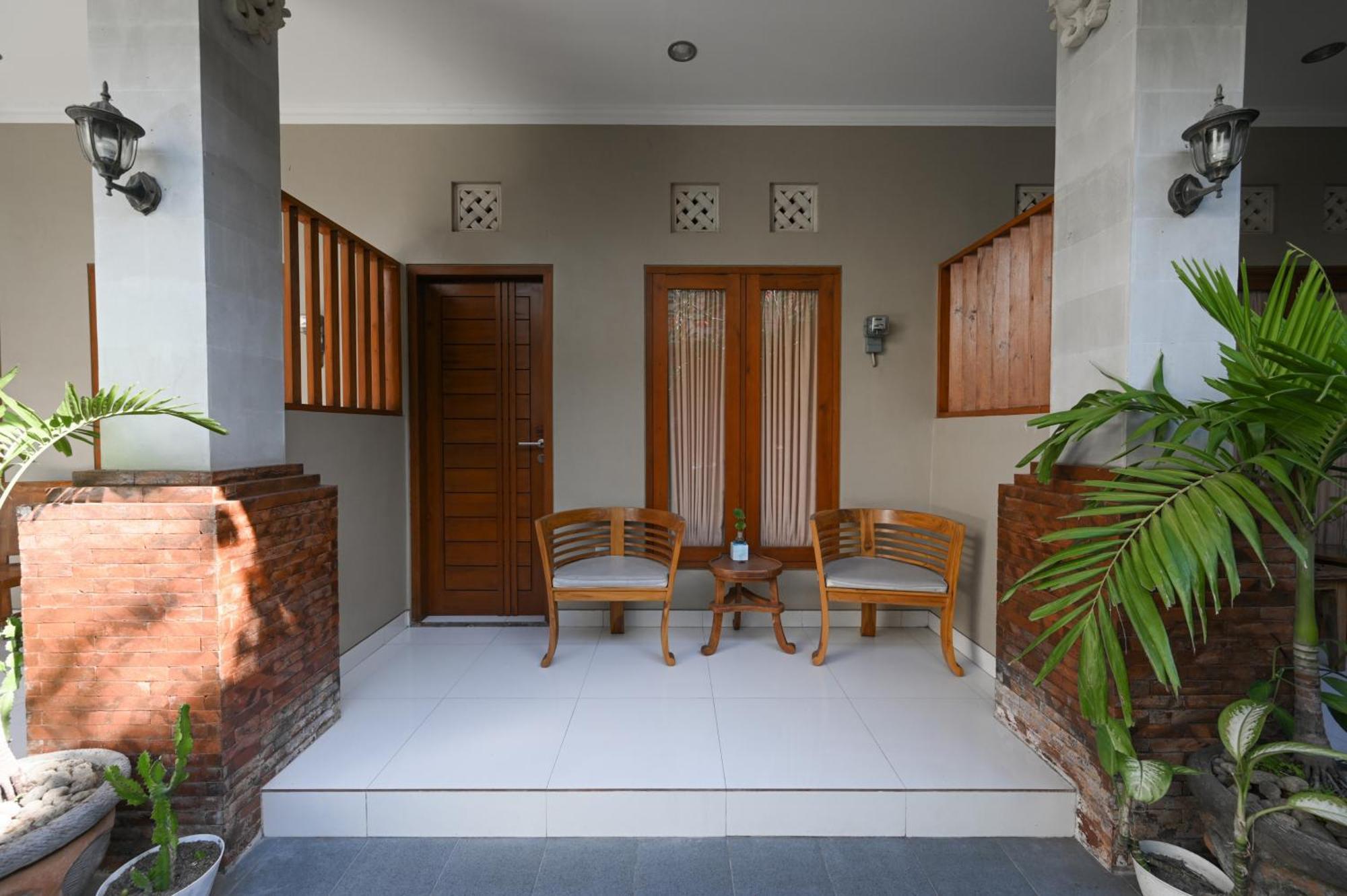 RedDoorz near Mertasari Beach 2 Pesanggaran Bagian luar foto