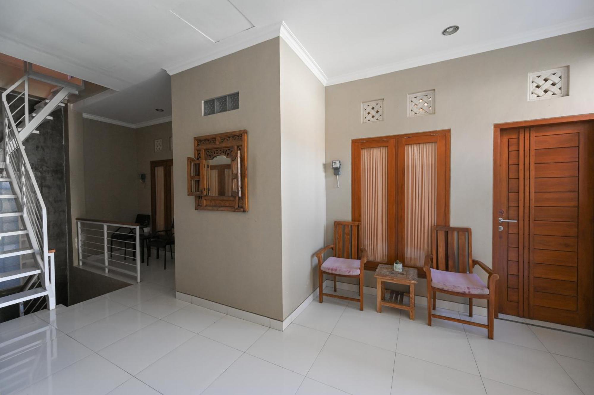 RedDoorz near Mertasari Beach 2 Pesanggaran Bagian luar foto