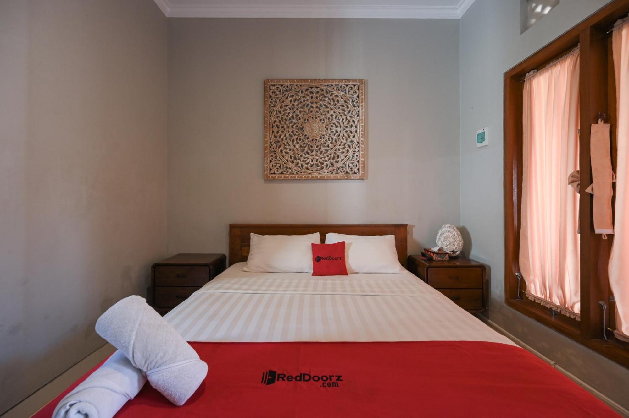 RedDoorz near Mertasari Beach 2 Pesanggaran Bagian luar foto