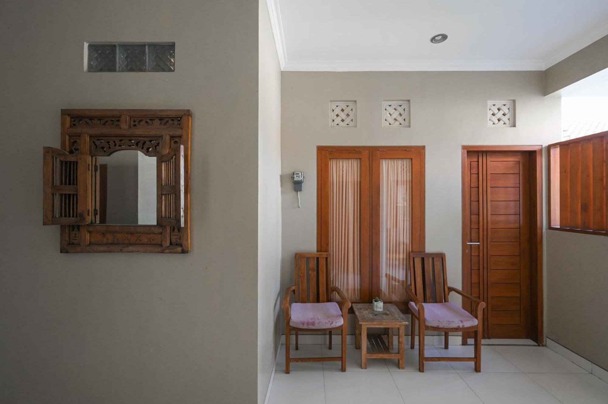 RedDoorz near Mertasari Beach 2 Pesanggaran Bagian luar foto