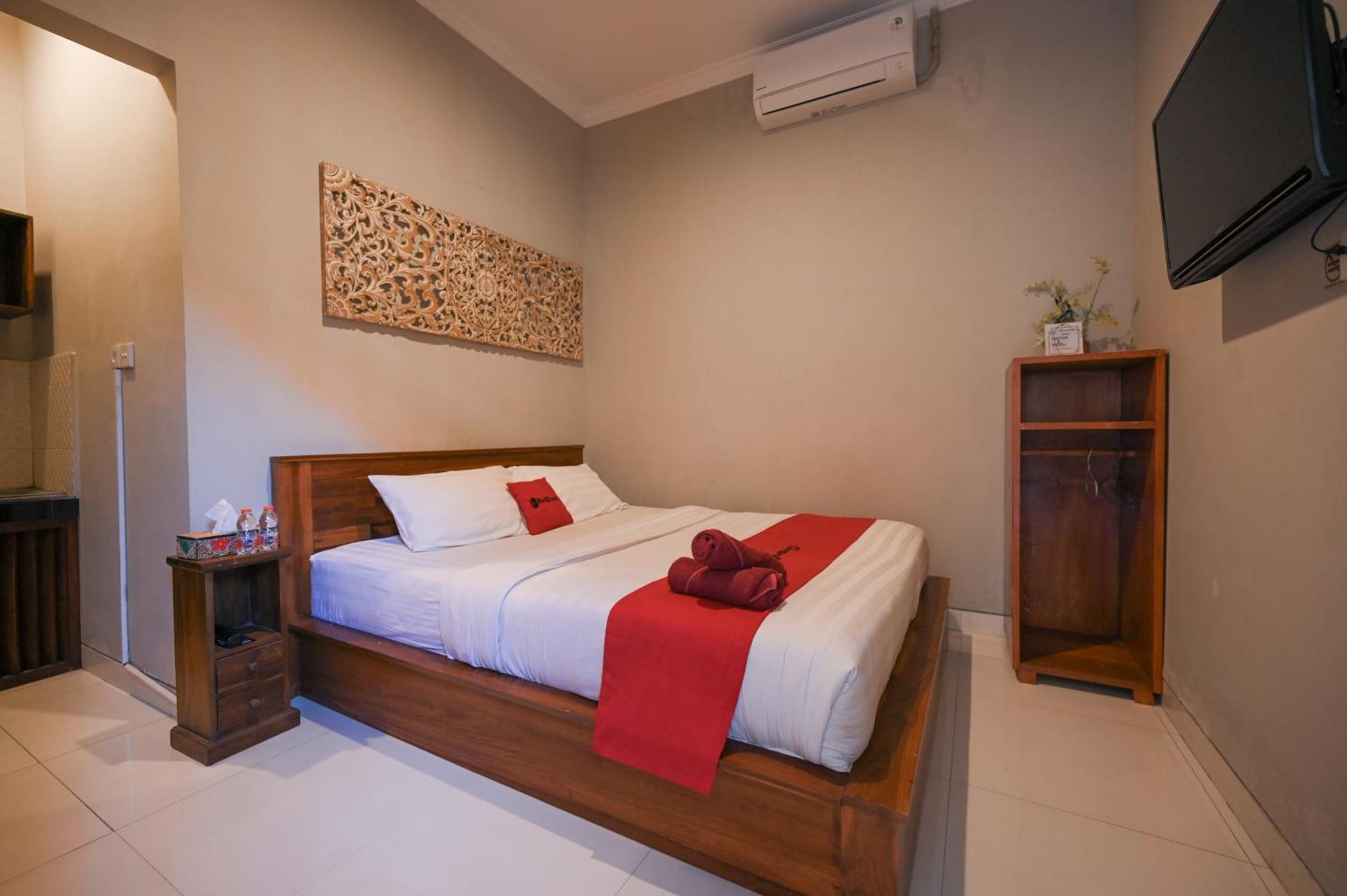 RedDoorz near Mertasari Beach 2 Pesanggaran Bagian luar foto