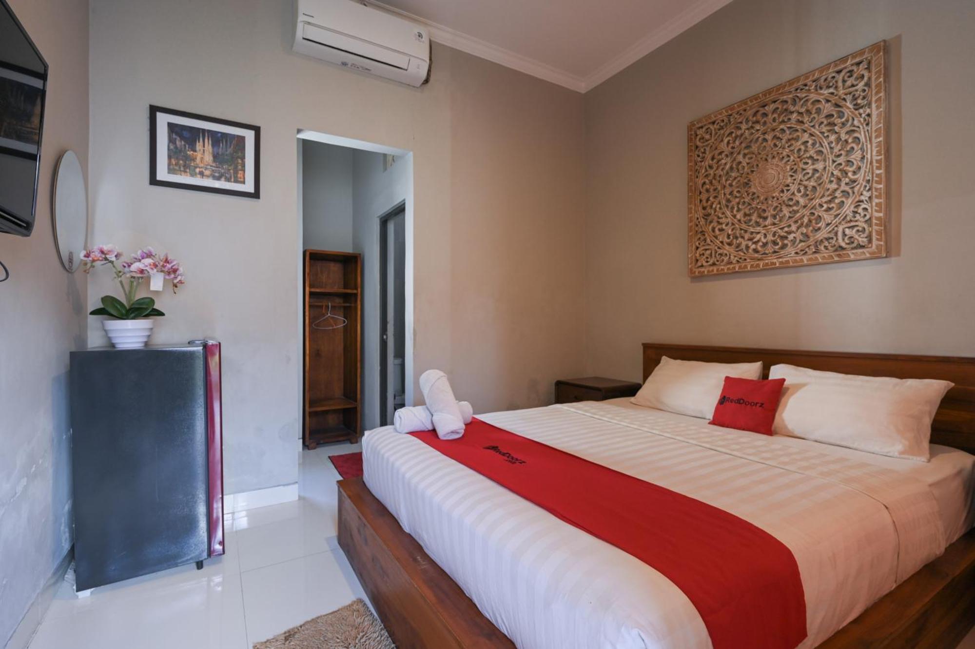 RedDoorz near Mertasari Beach 2 Pesanggaran Bagian luar foto