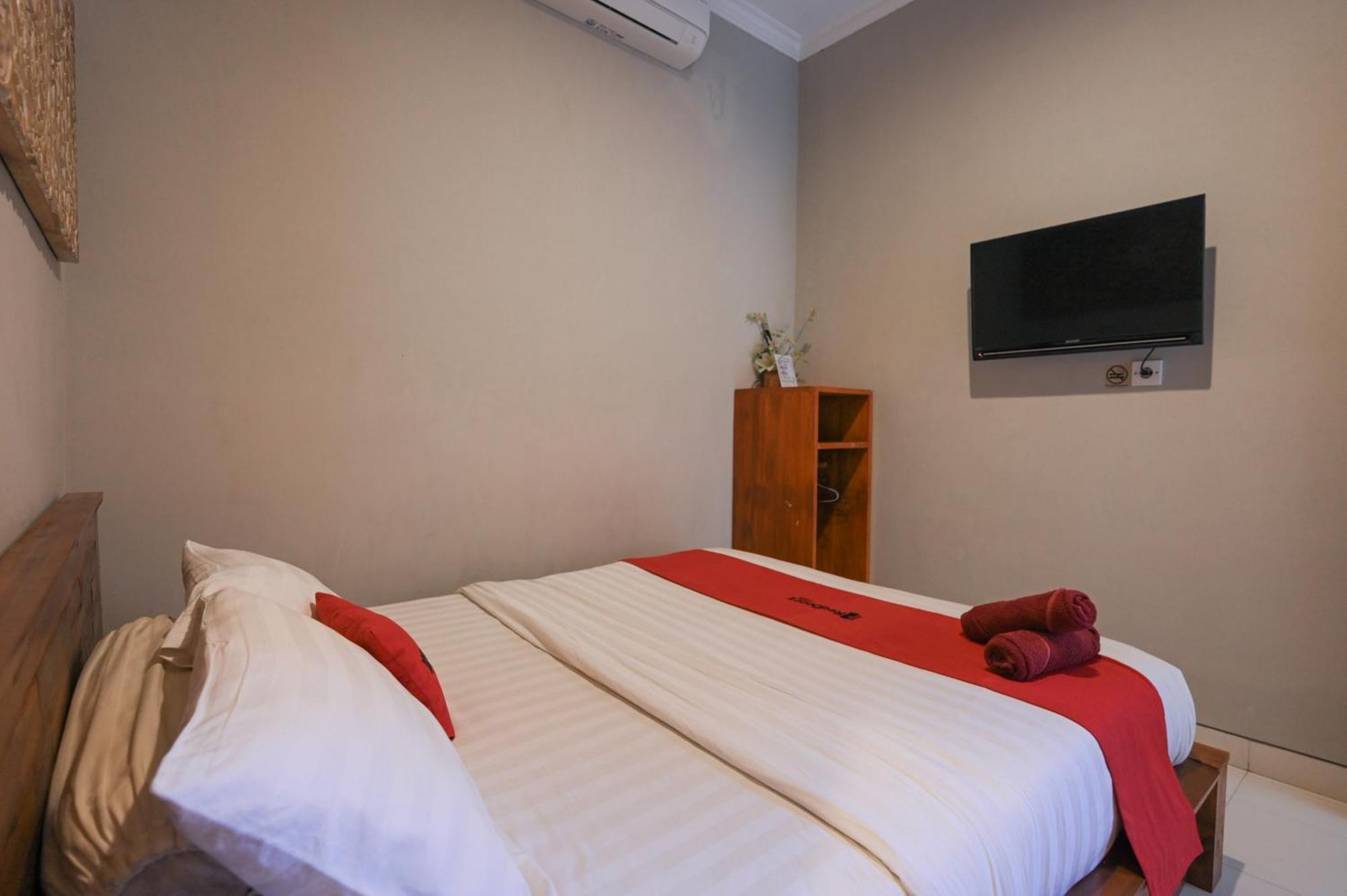 RedDoorz near Mertasari Beach 2 Pesanggaran Bagian luar foto