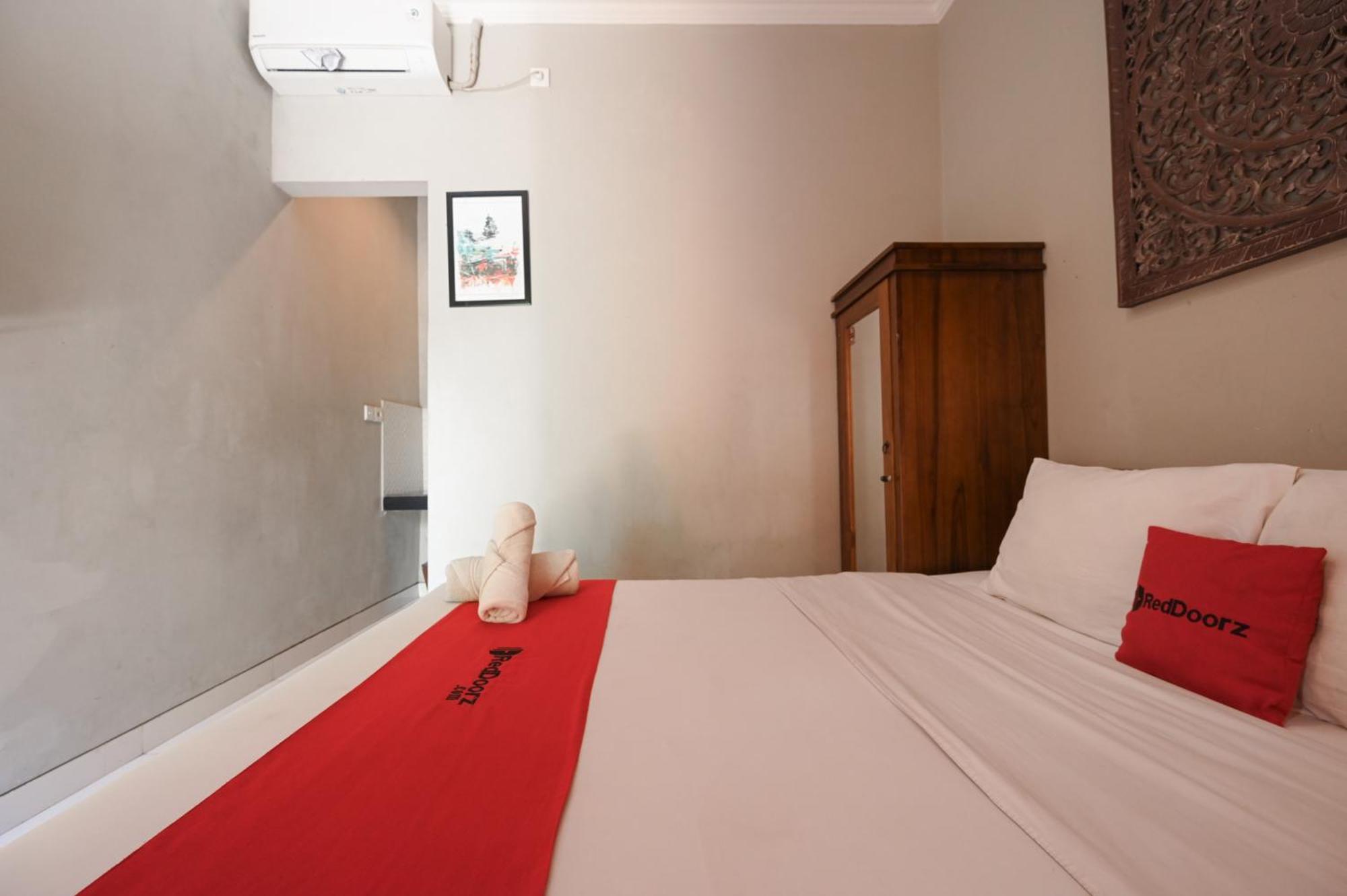 RedDoorz near Mertasari Beach 2 Pesanggaran Bagian luar foto